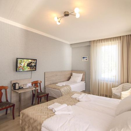 Kenari Hotel Tbilisi Exterior photo