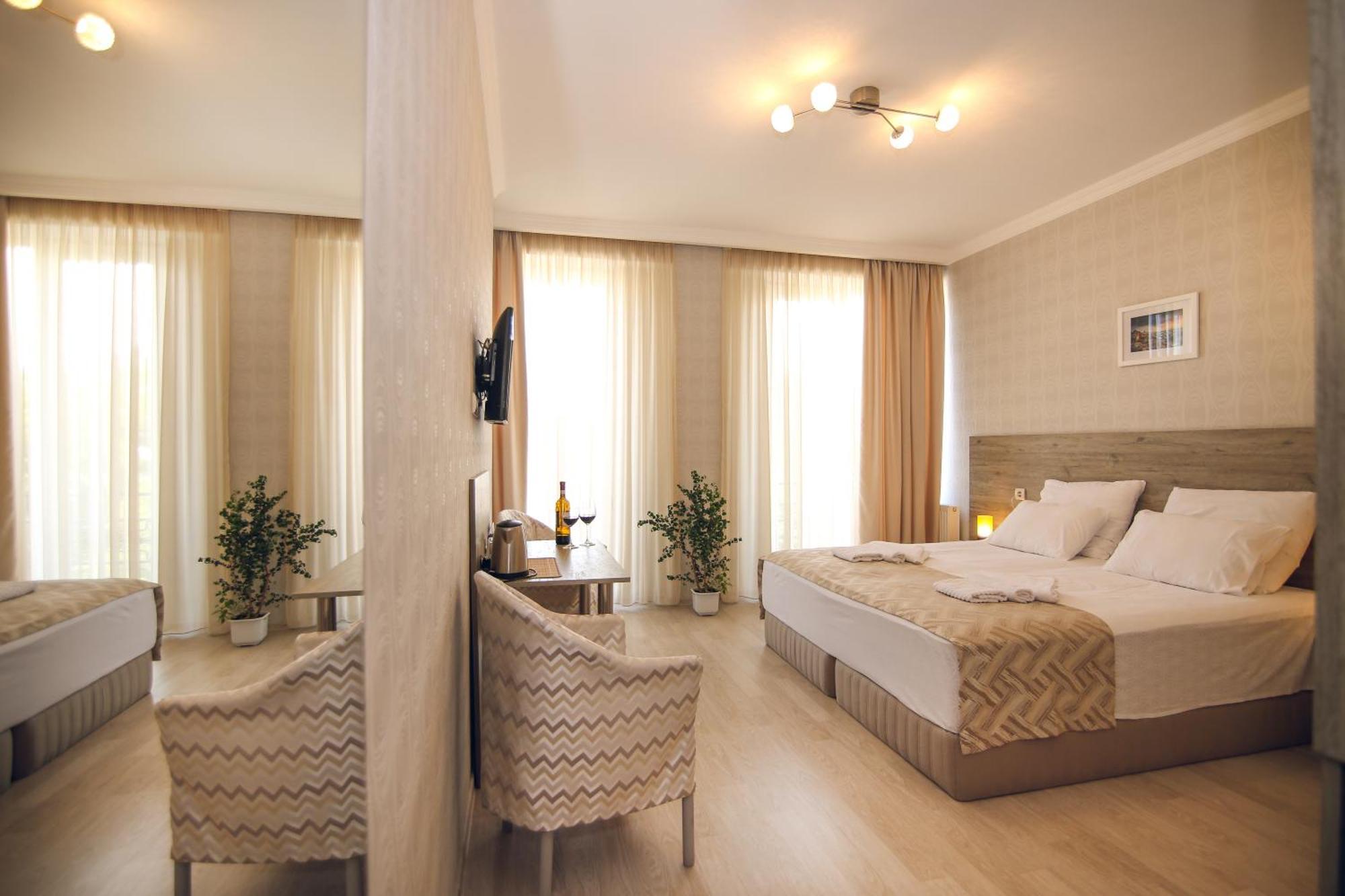Kenari Hotel Tbilisi Exterior photo