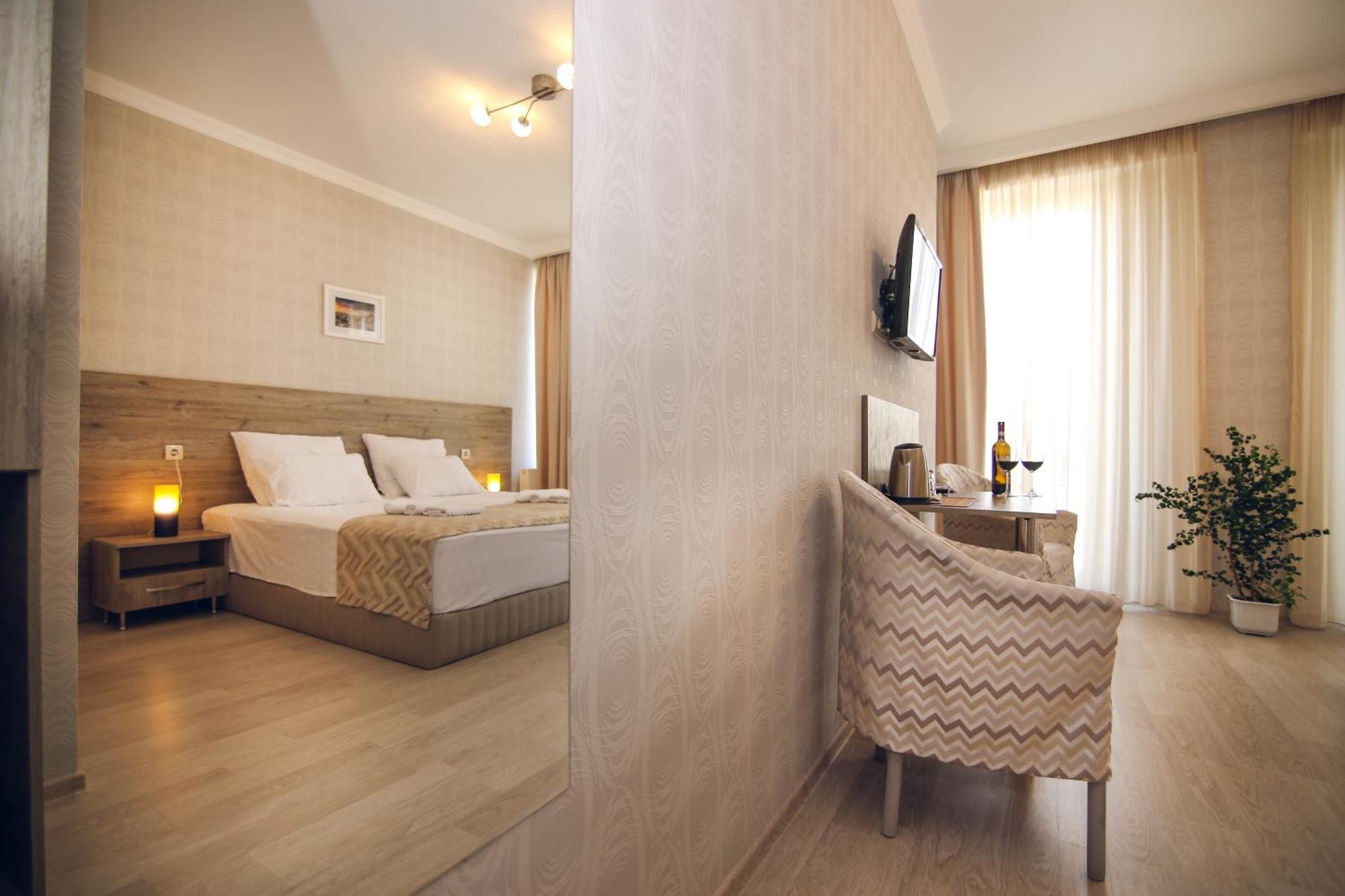 Kenari Hotel Tbilisi Exterior photo