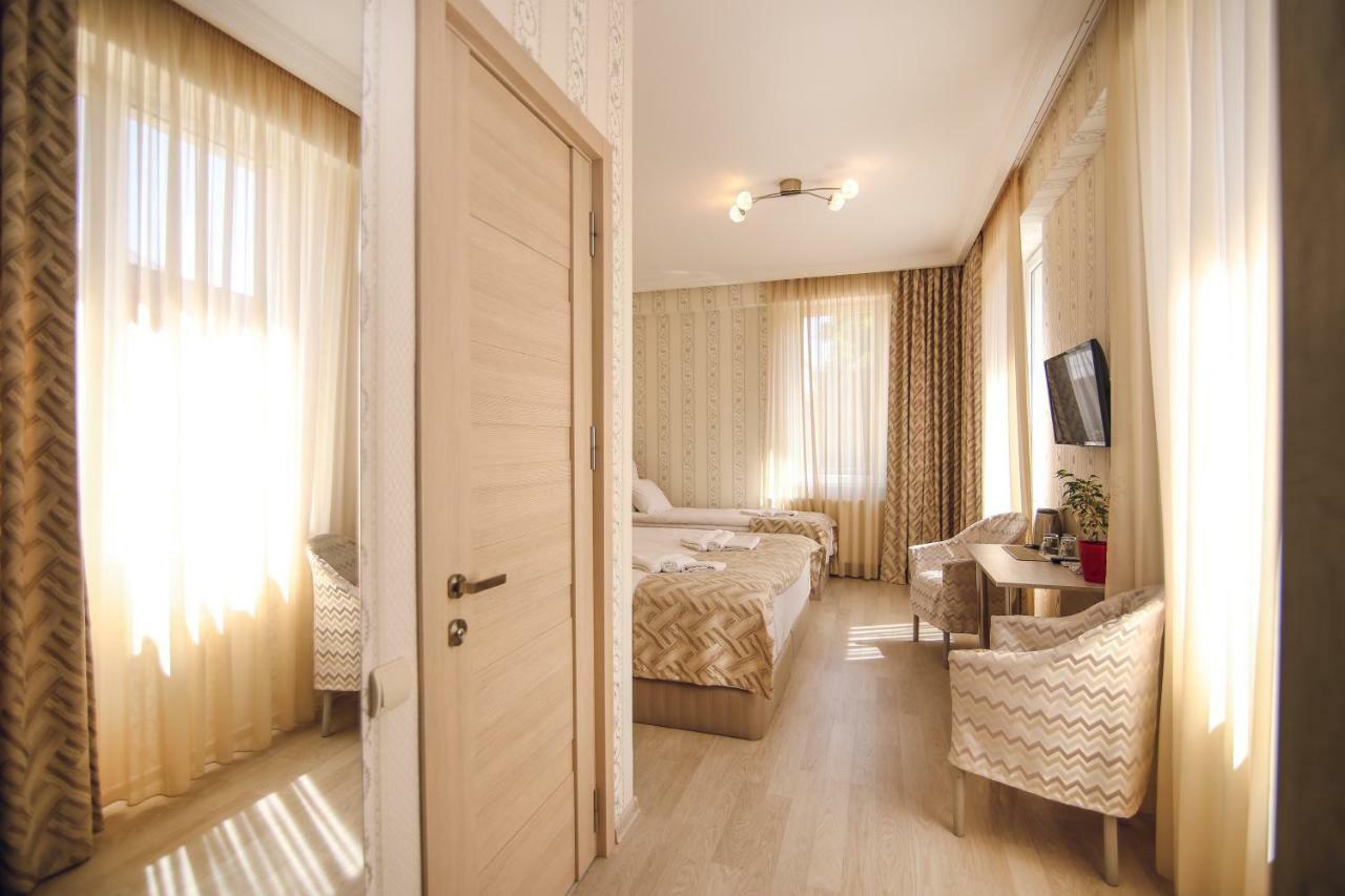 Kenari Hotel Tbilisi Exterior photo